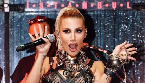 İrem Derici yok artık dedirtiyor! Görenler tanımakta güçlük çektiler 1